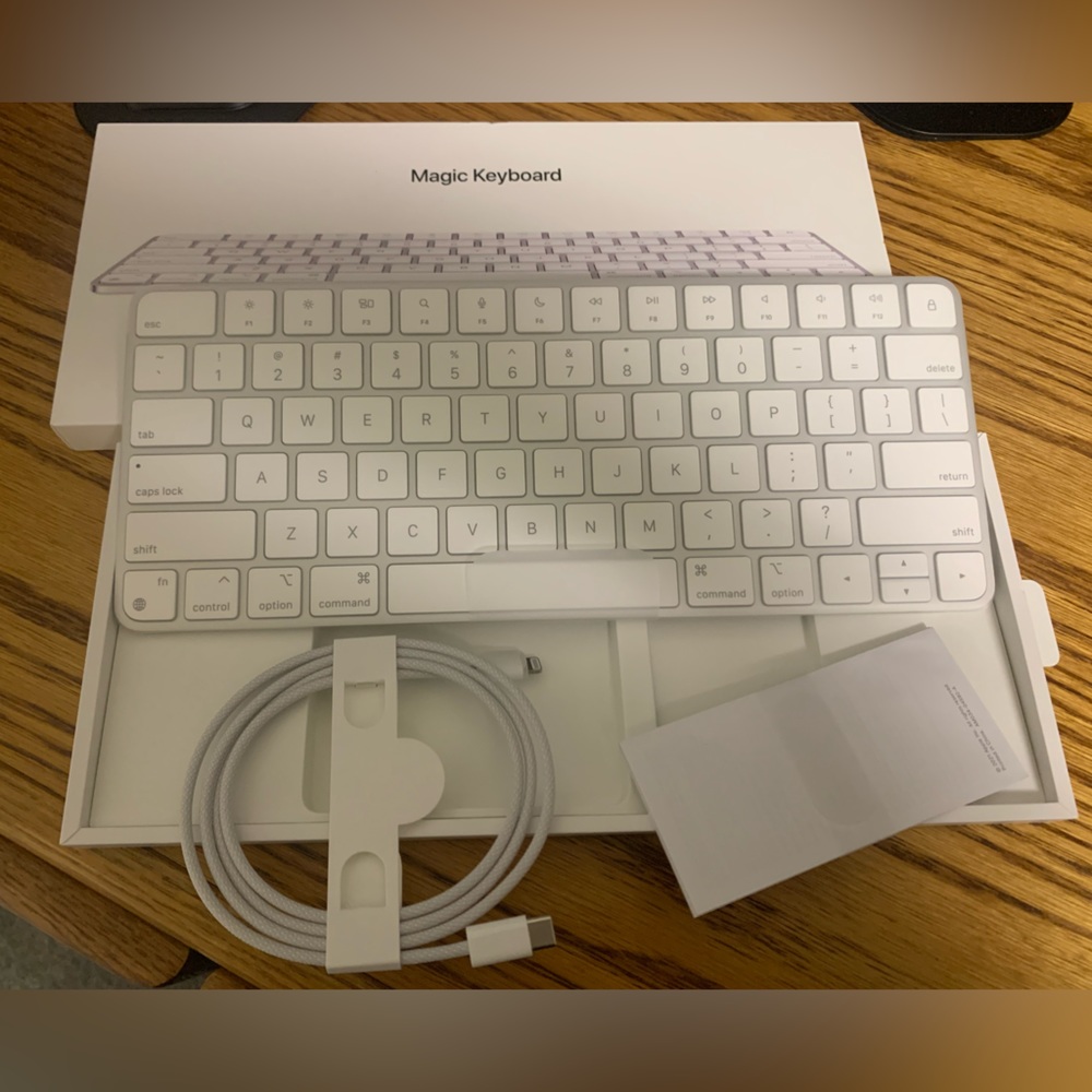 Brand New Magic Keyboard for Apple Mac - never used, was to late to return